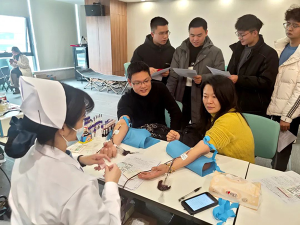 【热血有情 大爱无疆】米兰网页版组织开展无偿献血活动