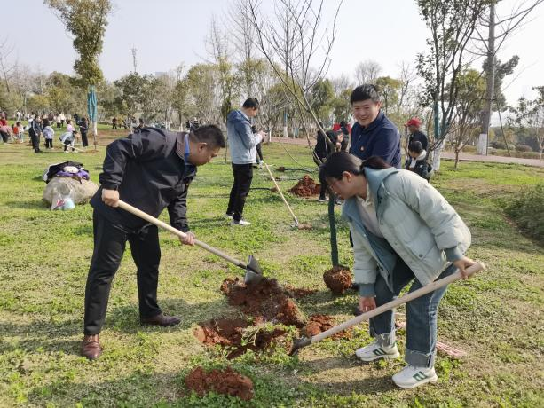 米兰网页版党支部开展“党建引领生态美，绿润南昌景更新”主题党日活动