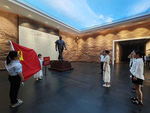 米兰网页版携手江西省工程咨询协会、中核地勘环保科技有限公司江西分公司开展主题党日联建活动