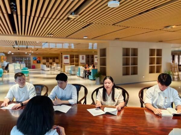 米兰网页版开展“喜迎国庆·探红色摇篮”主题党日活动